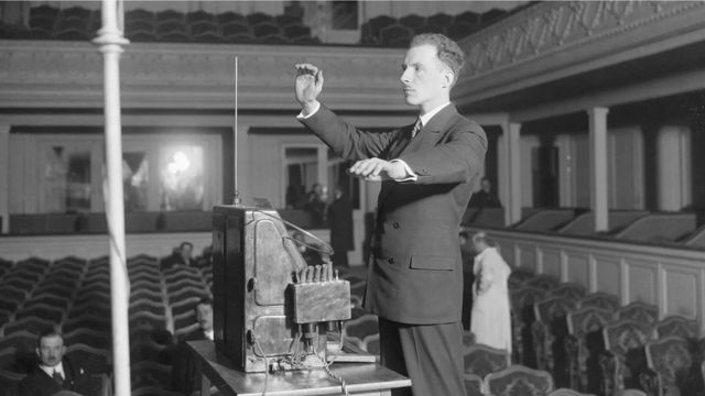 Leon theremin