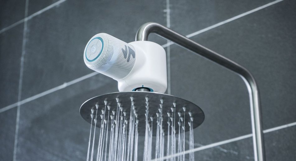Este altavoz inalámbrico para la ducha funciona con el agua corriente