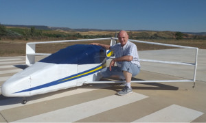 Aeronave de 3 planos unidos 