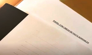 Papel con líneas de pautas borrables