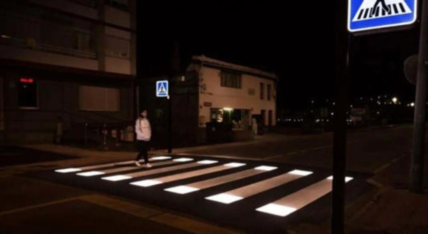 Señales  luminosas para  salvar vidas en la  carretera