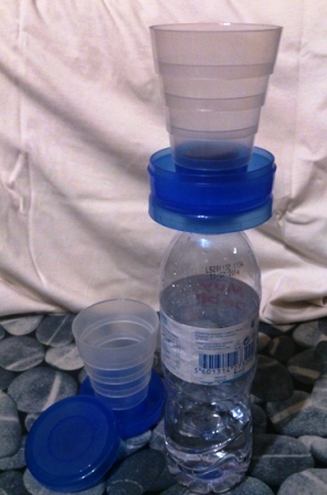 Vaso plegable filtrador de agua potable 